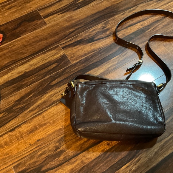 Marc by Marc Jacobs Camera Bag in Maroon - Picture 2 of 3